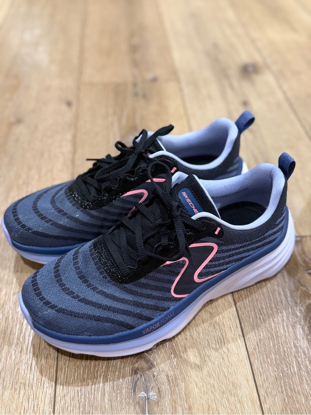 SKECHERS Relaxed Fit: D'Lux Vapor Cool Breeze Women’s Shoes size 10